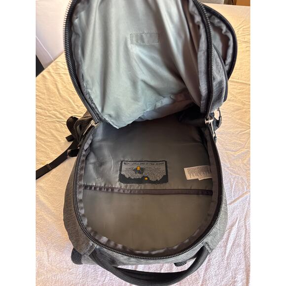 The North Face Jester Gray Backpack Laptop Bag 19x13 - Picture 4 of 6